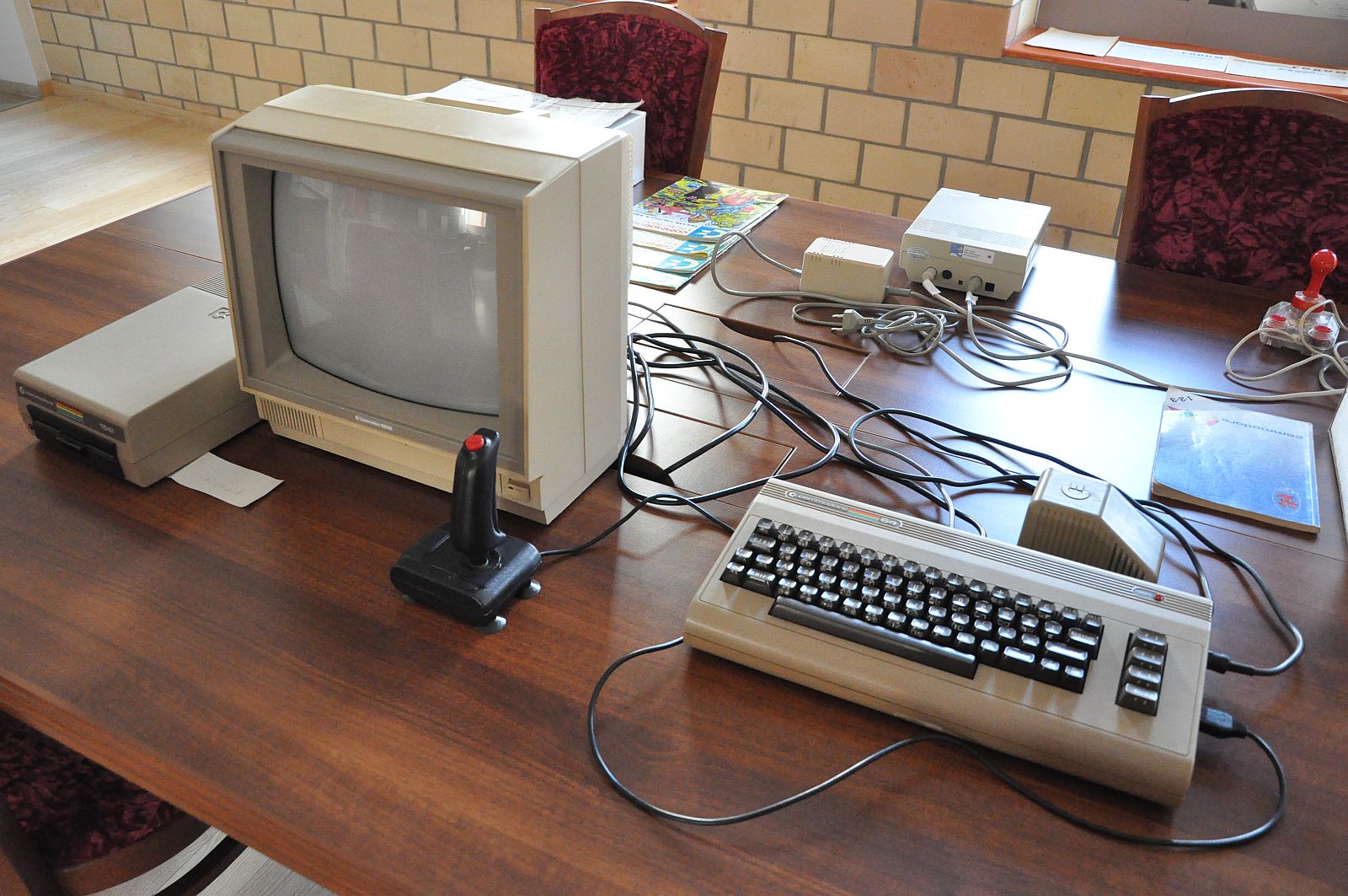 Az 1970-es és 80-as évek kiállítása a Fejér Megyei Levéltárban